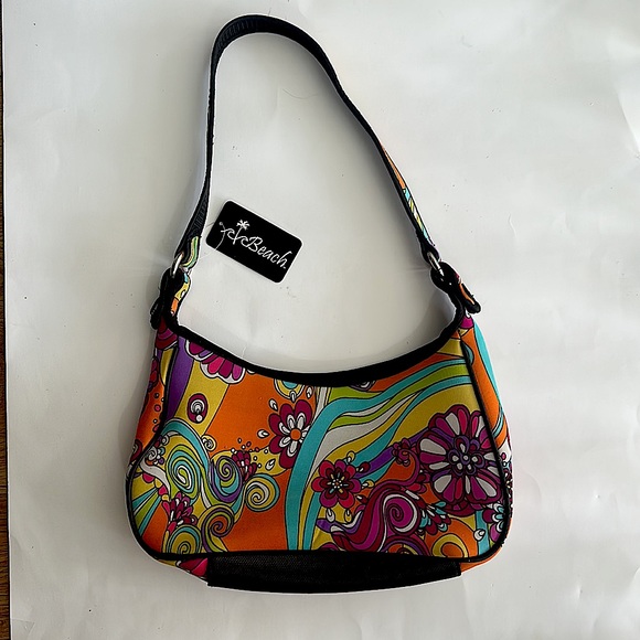Beach by CLC. Mod art design, like new inside zipper pocket front zipper pocket - Picture 15 of 16